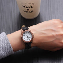 Load image into Gallery viewer, Couple Watches 2019 New Fashion Leather Lover's Watches Simple Couple Watch Gifts  for Men Women Clock Pareja Pair watch